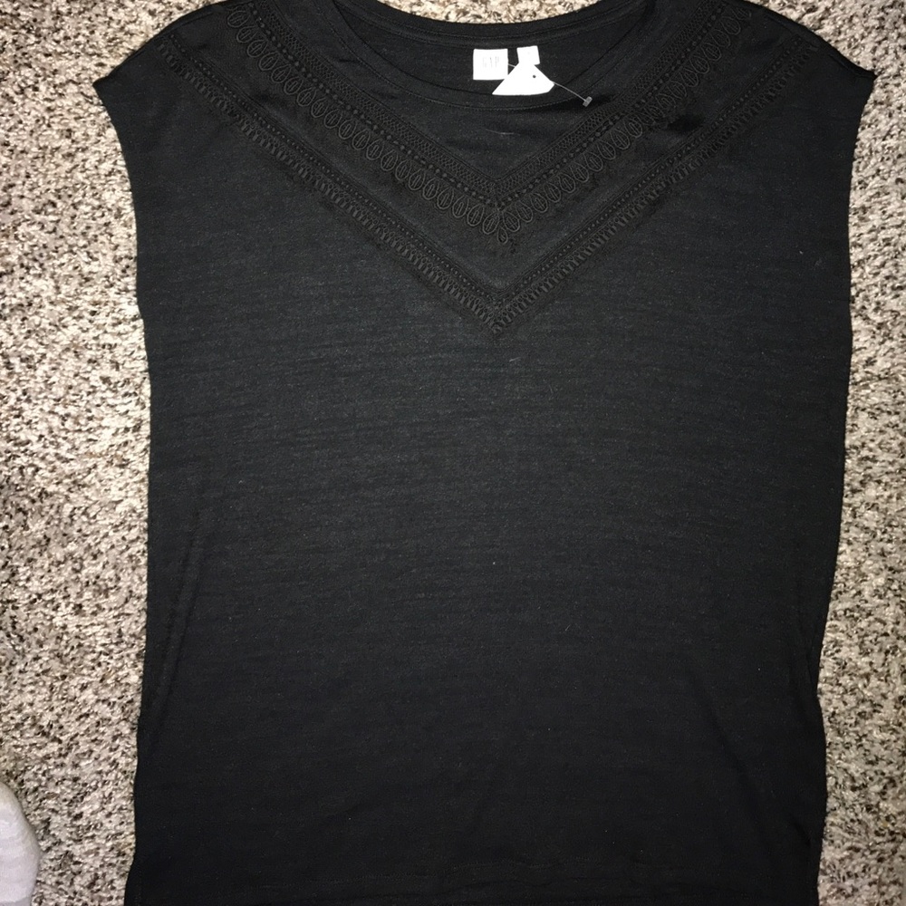 NWT gap tee