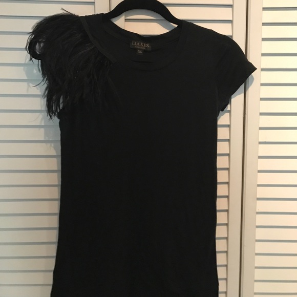 Lia Kes fitted black tee with feather shoulder XS - Picture 2 of 3