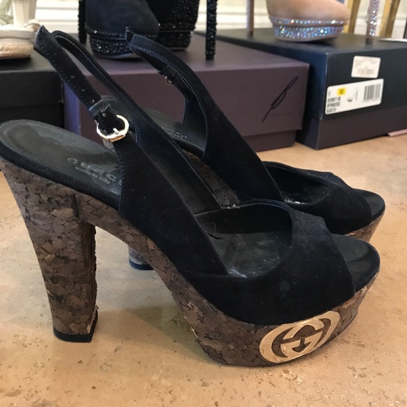 Black Suede Gucci Wedge. 36 - Picture 2 of 3