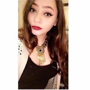 Meet your Posher, Isela