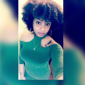 Meet your Posher, Alincia