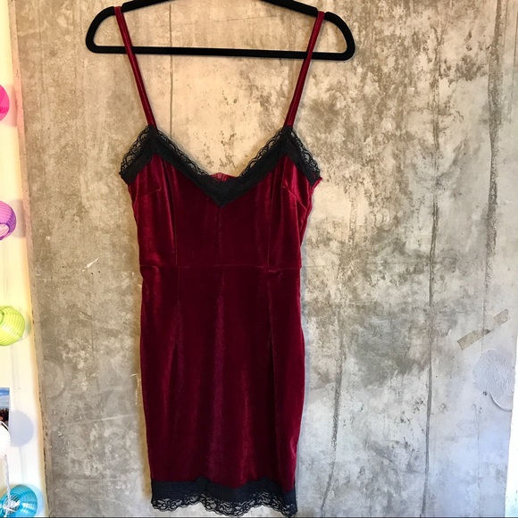 ❌SOLD❌ 🆕 Red Velvet Lace Mini Dress - Picture 4 of 5