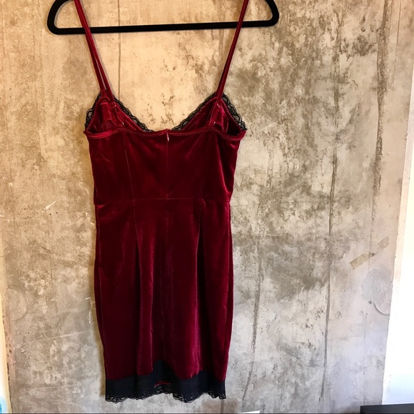 ❌SOLD❌ 🆕 Red Velvet Lace Mini Dress - Picture 5 of 5