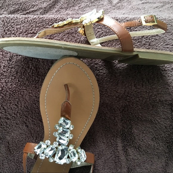 BY GUESS SANDALS - Picture 5 of 5