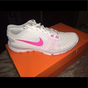 Wmns Nike Flex Trainer 4s