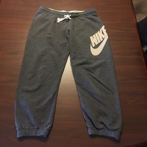 Nike Cropped Sweats