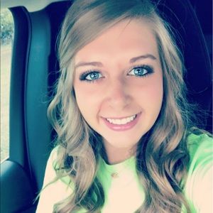 Meet your Posher, Lauren