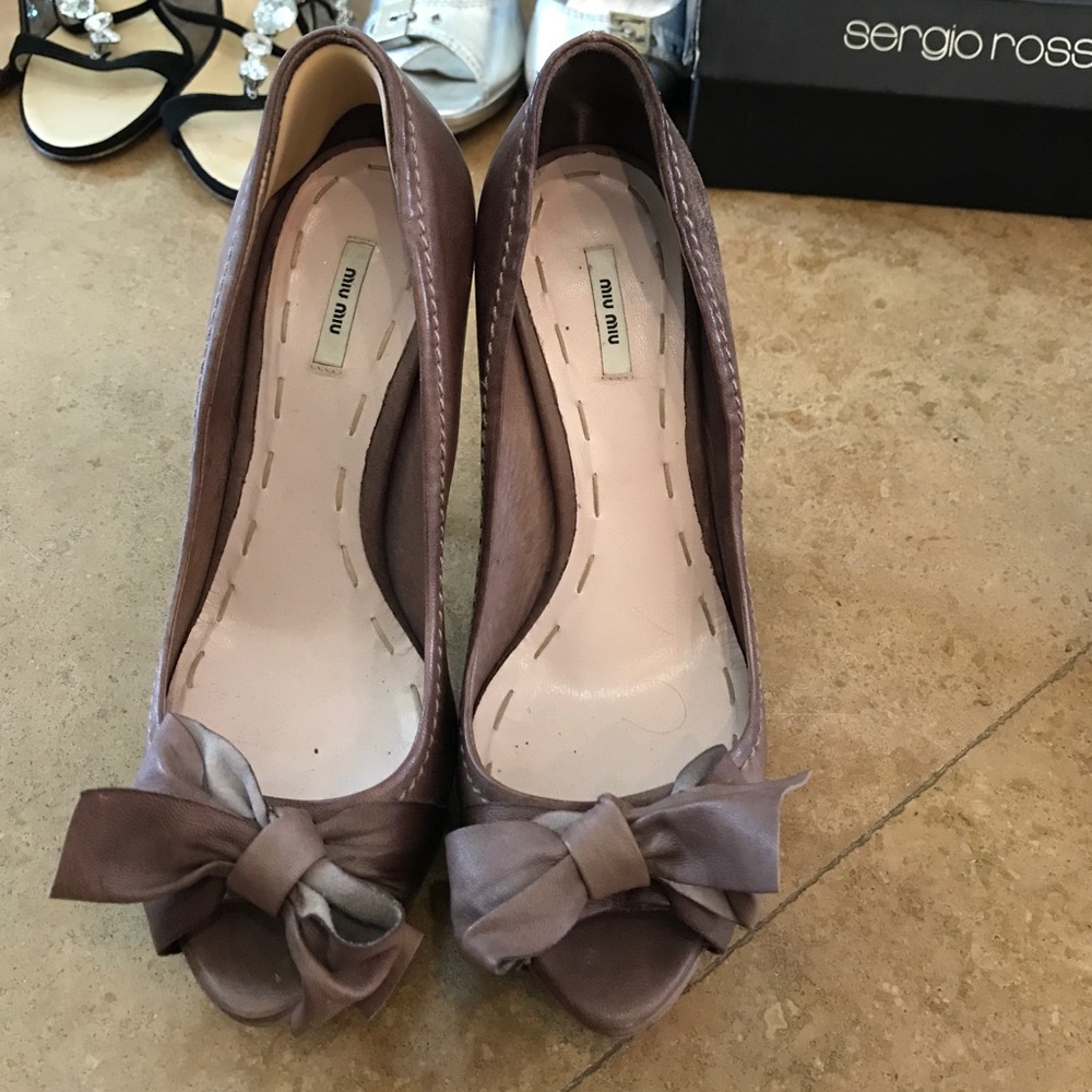 Miu Miu brown Leather peep toe pump with bow 36