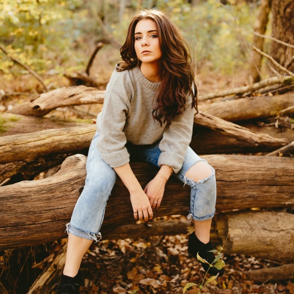 Meet your Posher, Emily - Picture 3 of 5