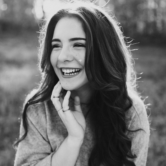 Meet your Posher, Emily - Picture 4 of 5