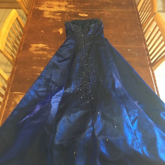 Blue A line dress with beading - Picture 3 of 4