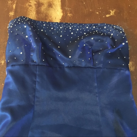 Blue A line dress with beading - Picture 4 of 4