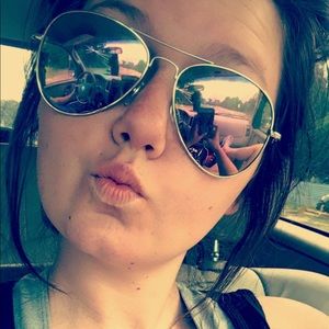 Meet your Posher, Shelby