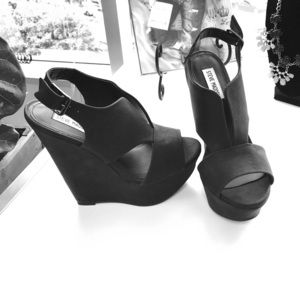 Black Steve Madden Platform Shoes PRICE DROP