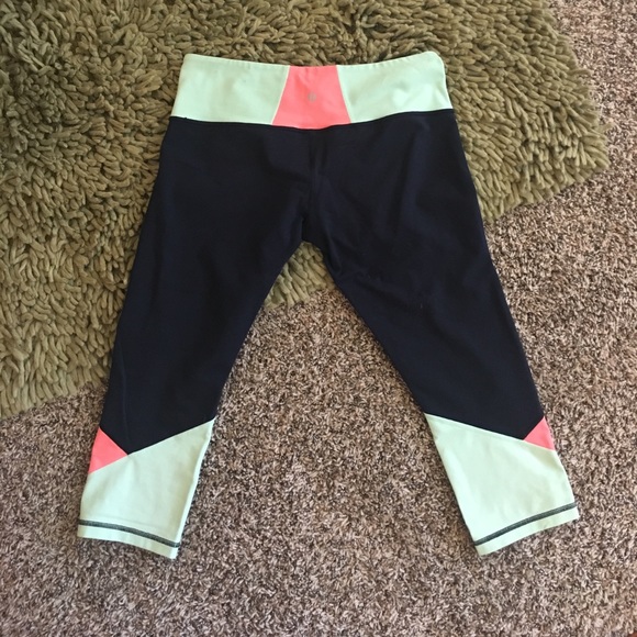 Lululemon Capri - Picture 2 of 2