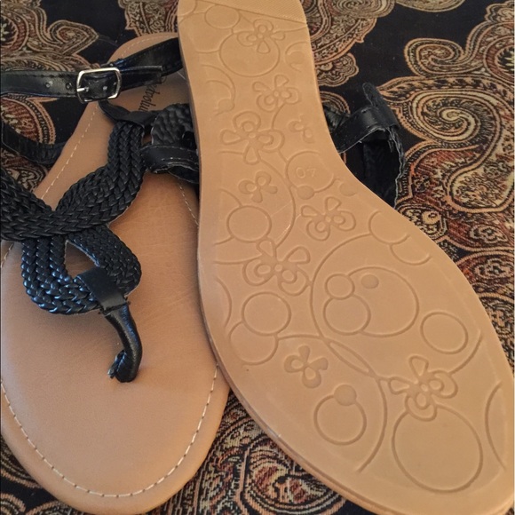 Gladiator Flat Sandal T-Strap size 9 - Picture 2 of 4