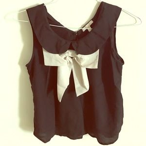 Gorgeous black Top with bow