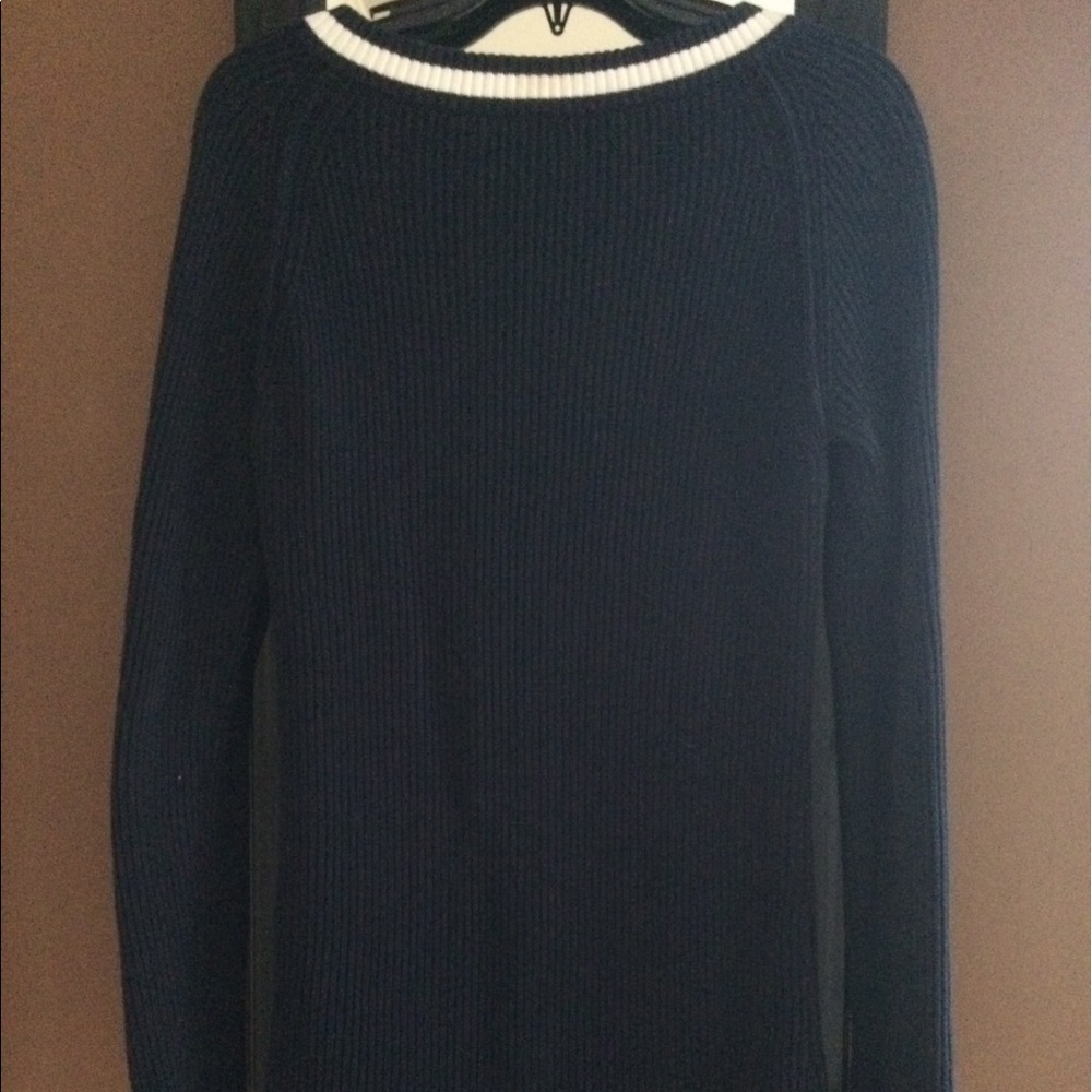 Sweater - Picture 3 of 3