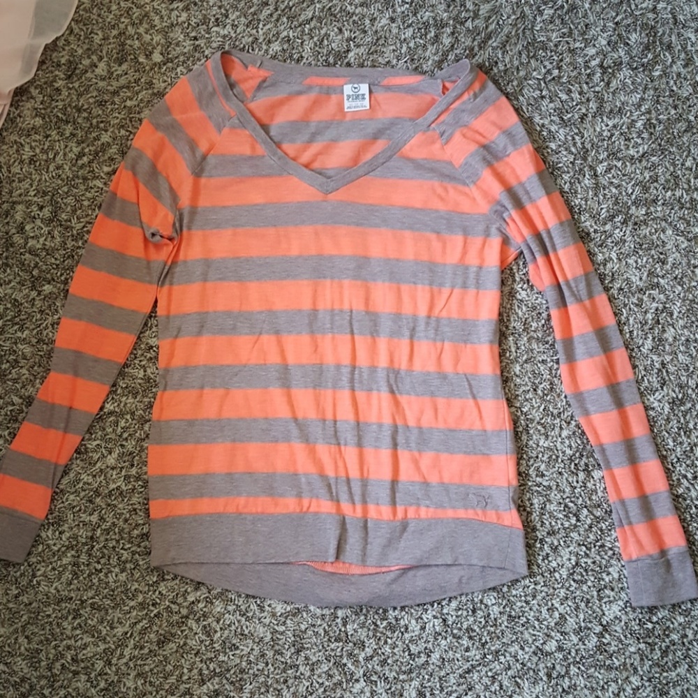 VS long sleeve shirt