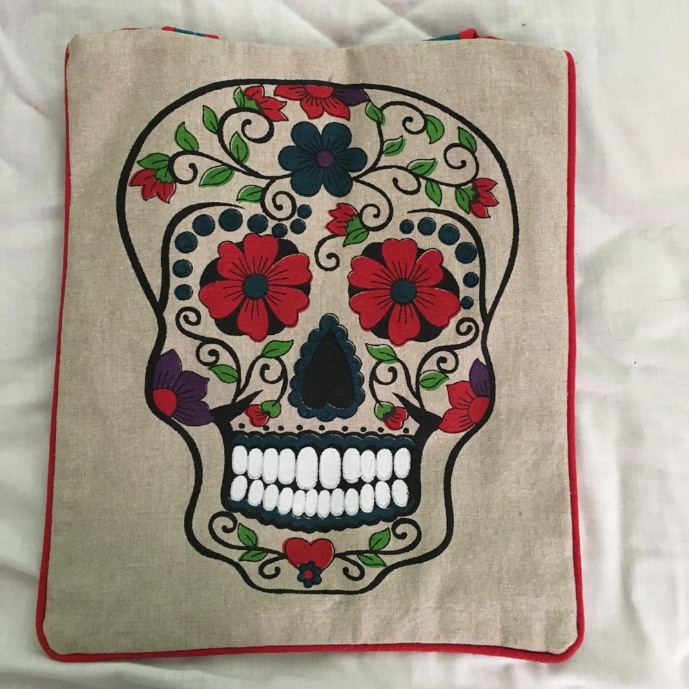 Skull Shoulder Tote