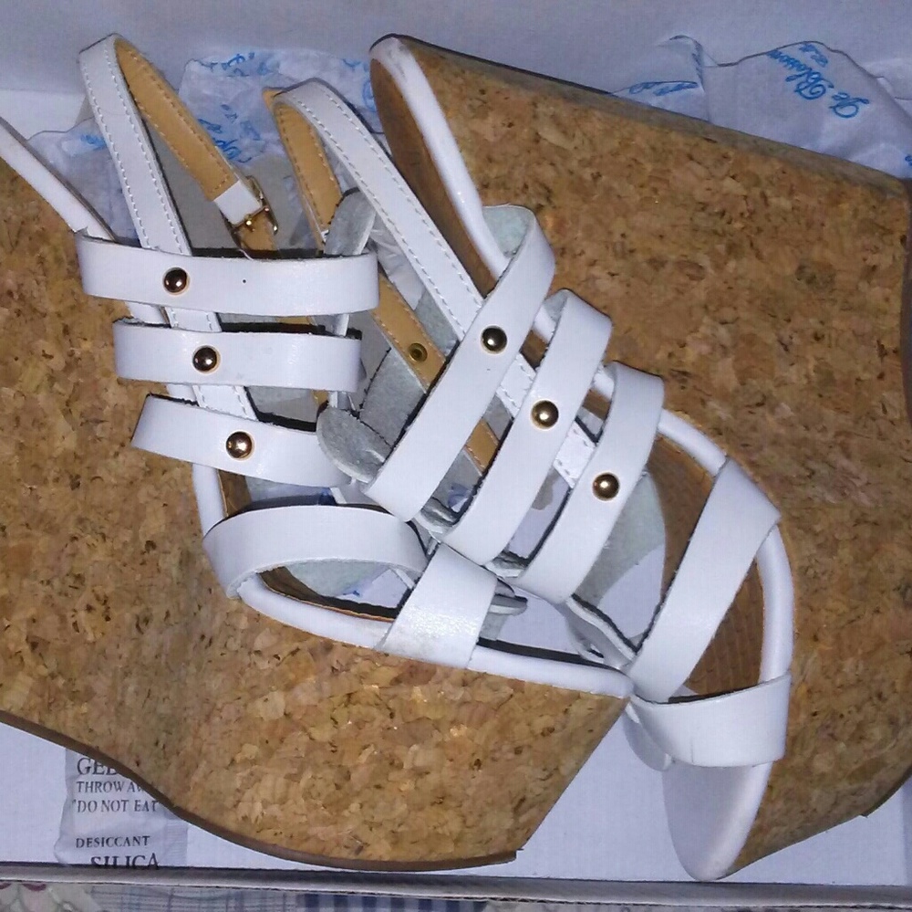 Lot of women's shoes