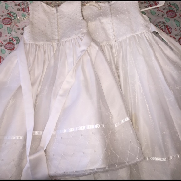 Formal dresses - Picture 3 of 4