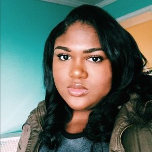 Meet your Posher, Ebony