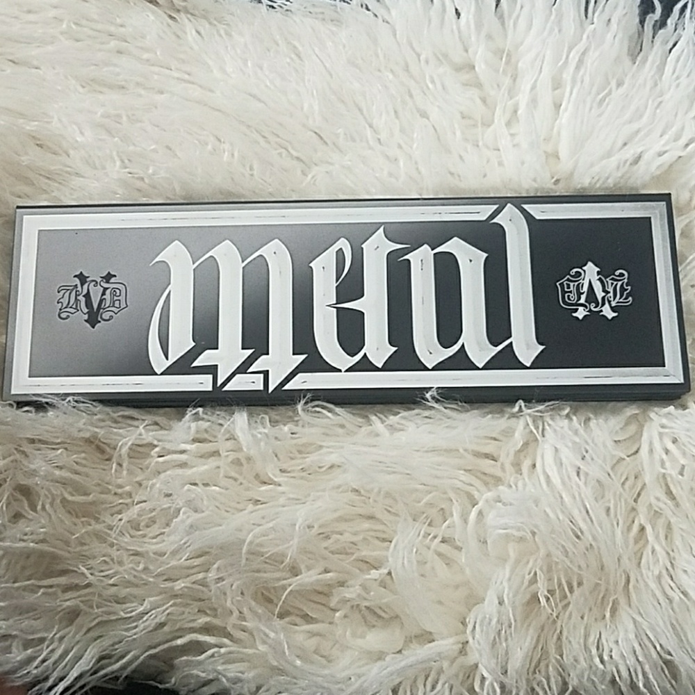 Kat Von D Metal Matte Palette