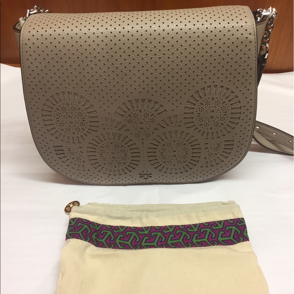 Tory Burch, Zoey saddle bag in french grey