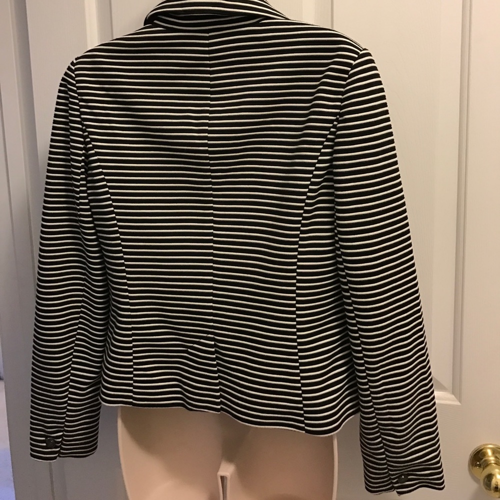 Blazer - Picture 3 of 4