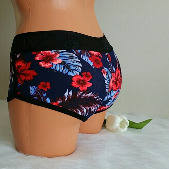 X PINK VS LOGO BOYSHORT SIZE XS. nwt. - Picture 2 of 4