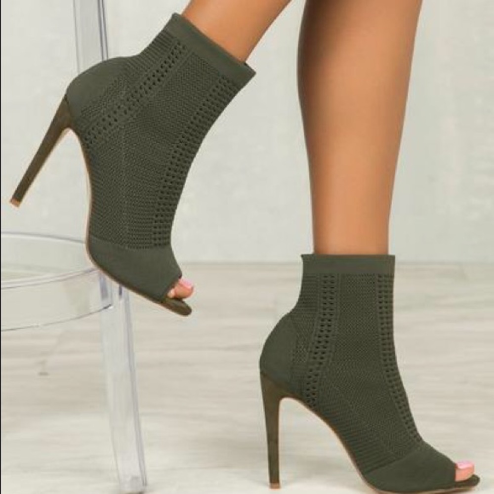 Knit Olive Bootie 35.5 fits 6 * Brand new in box