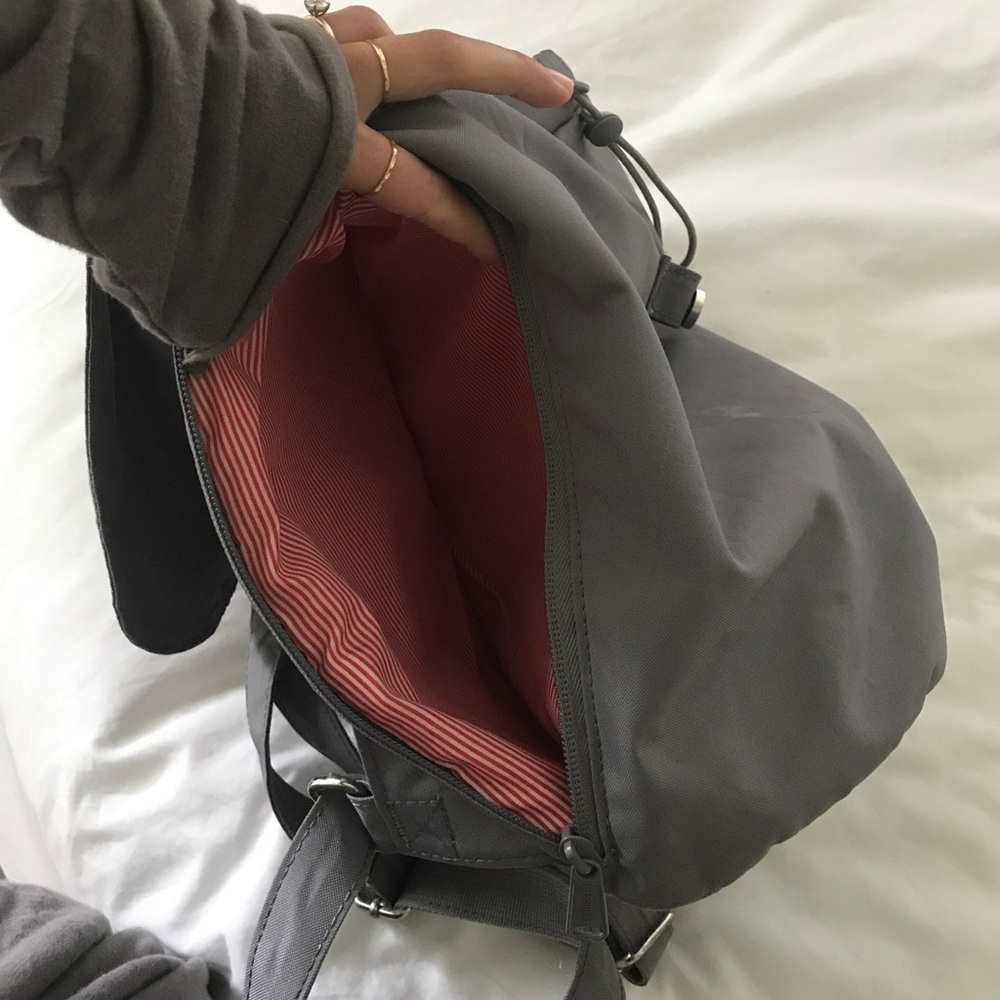 Herschel Gray mini Back Pack 🌱🙈🌱 - Picture 3 of 6
