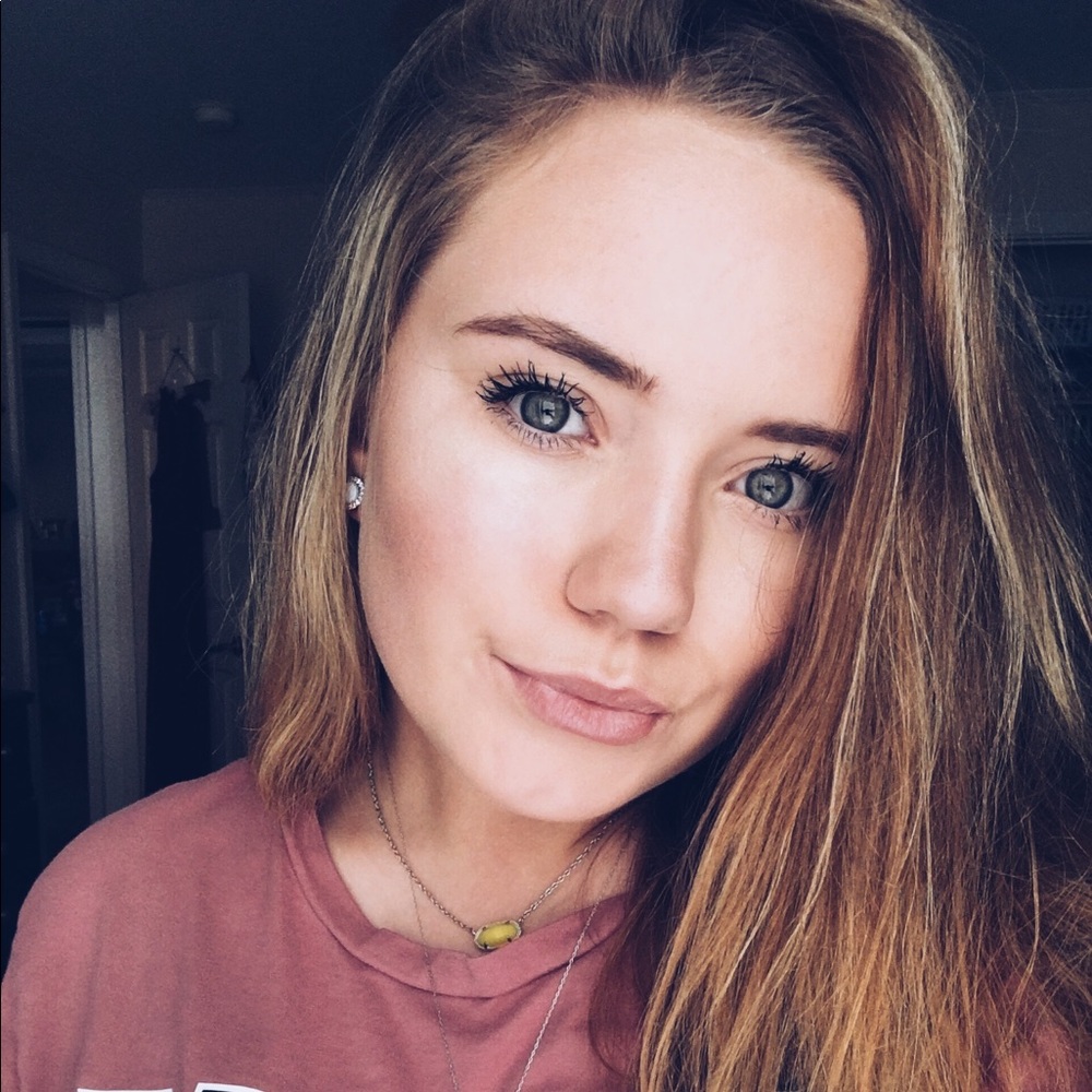 Meet your Posher, Angie