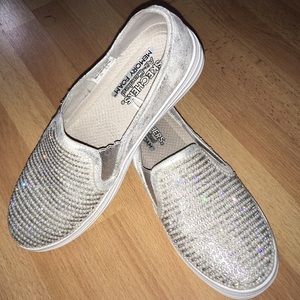 Skechers Shiny Dancer platform sneaker size 6.5