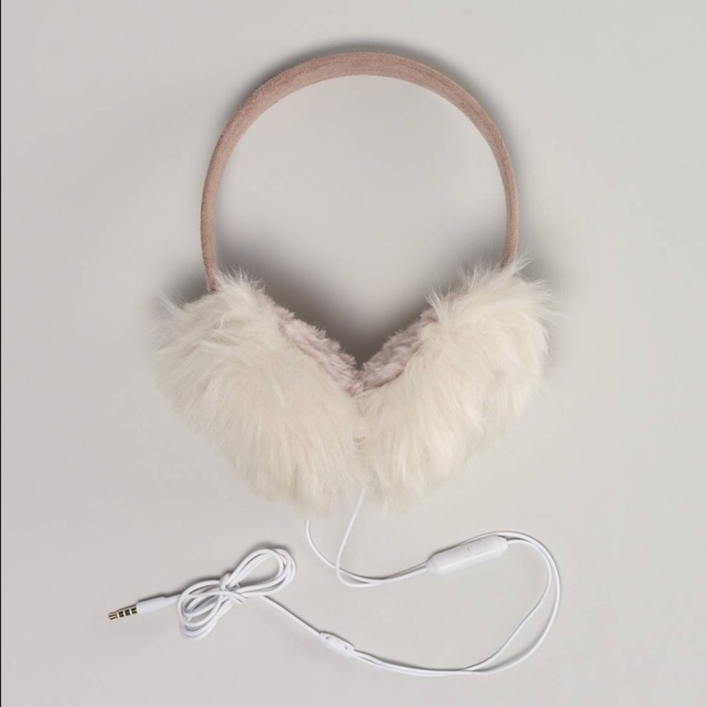 Ear Muffs with headphones ❄️🎵🎶