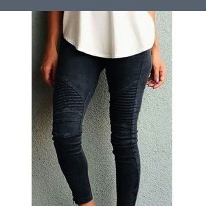 Black jeggings