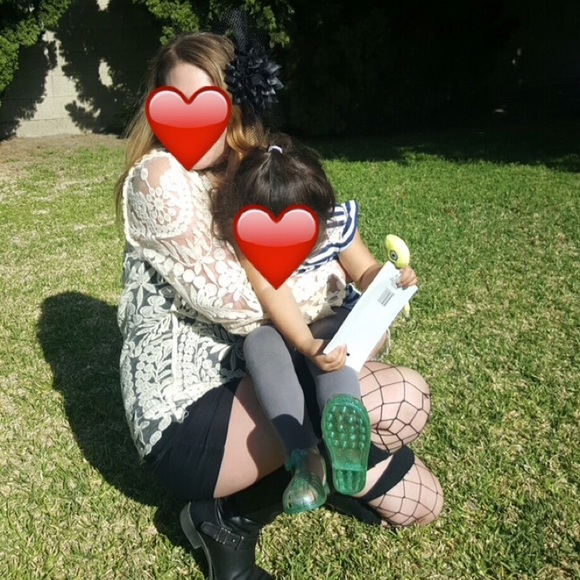 Mini Top Hat Fascinator - Picture 4 of 6