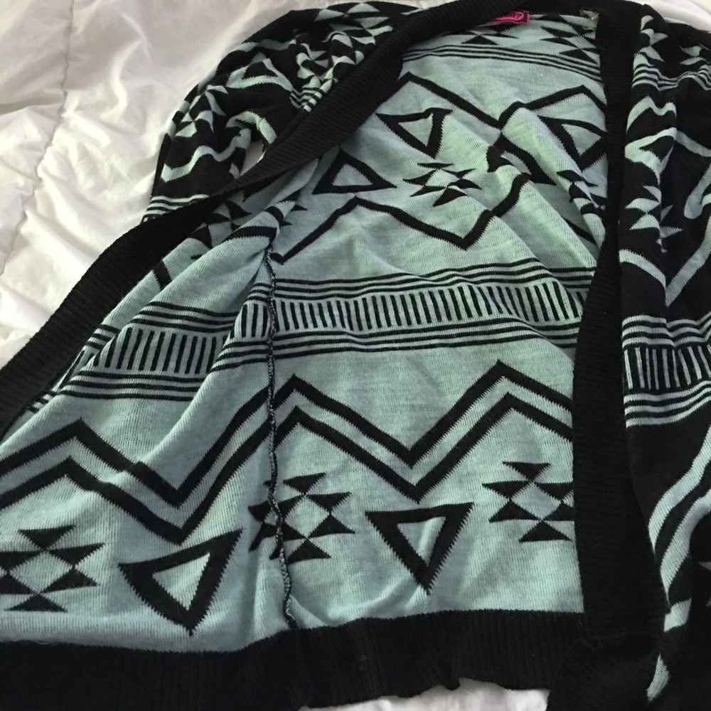Aztec Pattern Sweater - Picture 2 of 3