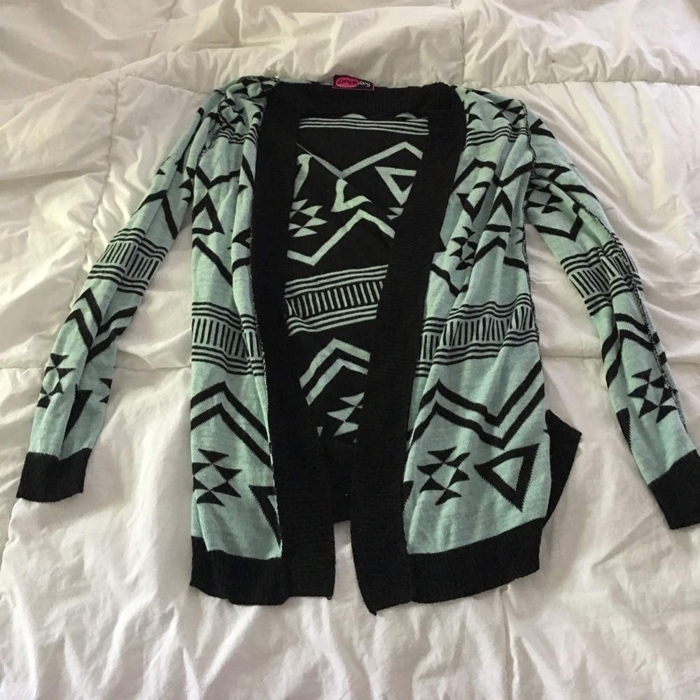 Aztec Pattern Sweater - Picture 3 of 3