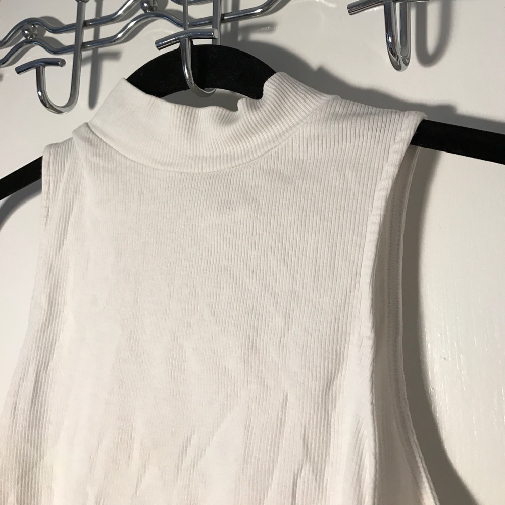 H&M white crop top