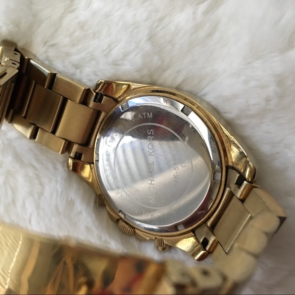 Michael Kors Blair MK-5166 Gold Tone Crystal Watch - Picture 3 of 5