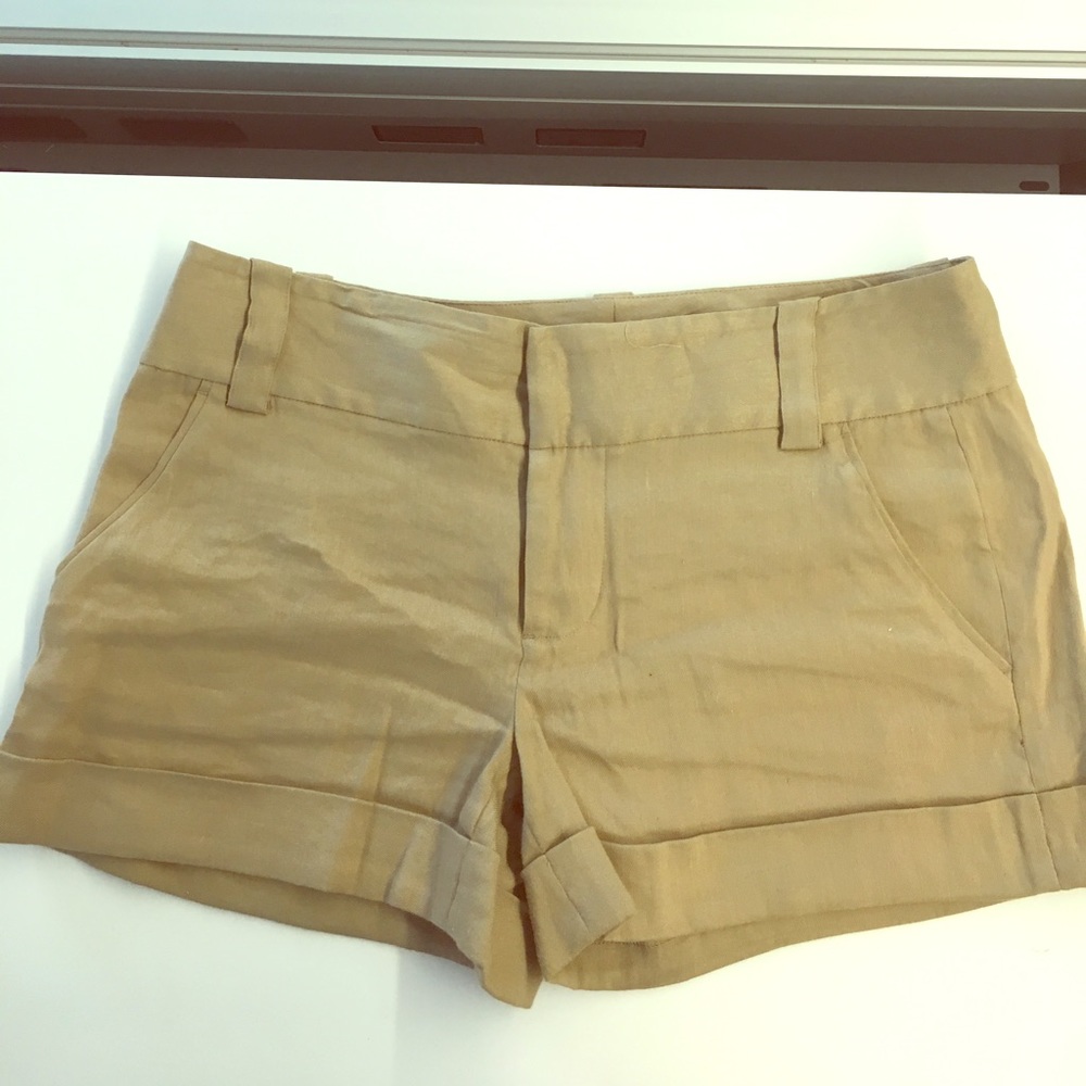 Alice + Olivia Cady Cuff Tan Short