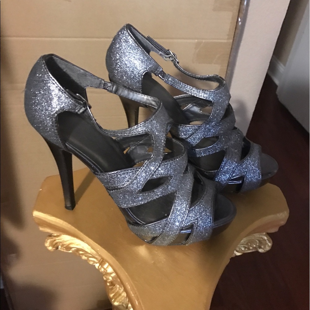 Sparkly pumps