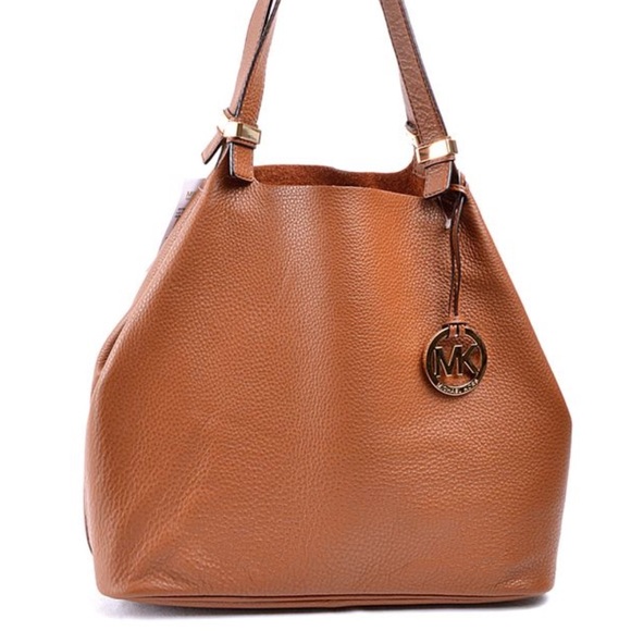 Michael Kors Handbags - Reserved for @knunn56!! Michael Kors Colgate Tote