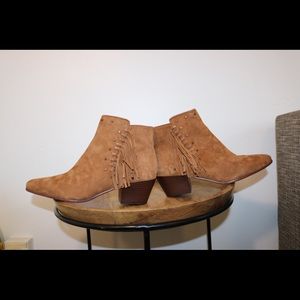 FLASH SALE‼️NWOT Sam Edelman Fringe Suede Booties