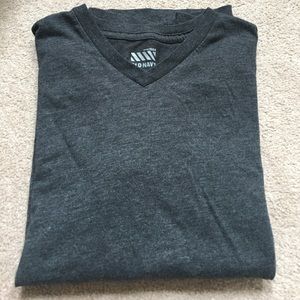 Boys Old Navy V Neck Tee Large