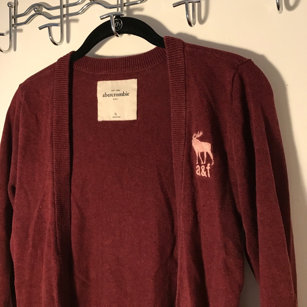 ABERCOMBIE maroon cardigan
