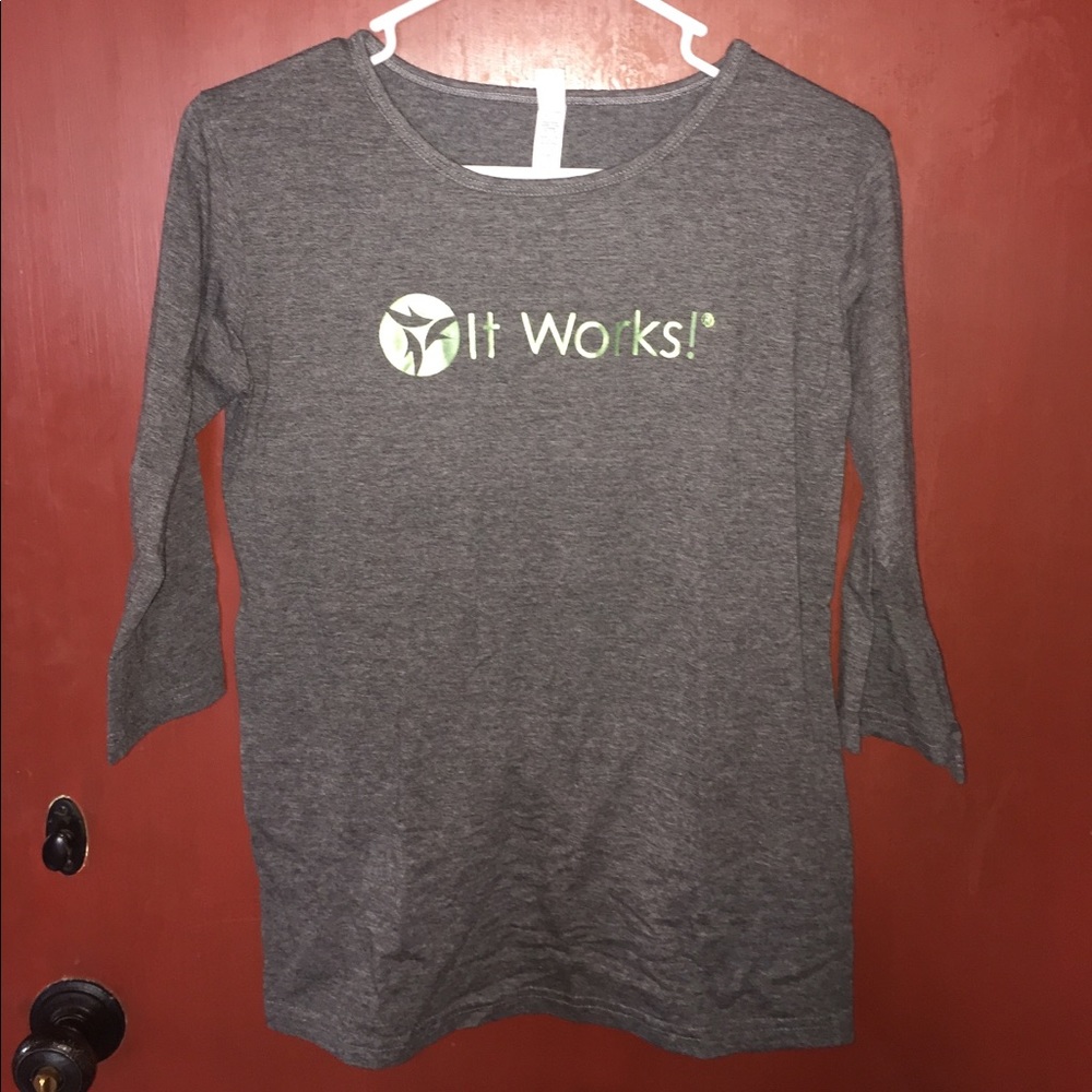 ItWorks Quarter Sleeve top