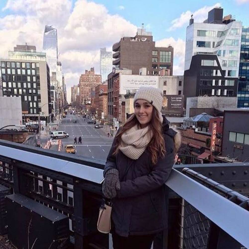 Meet your Posher, Danielle